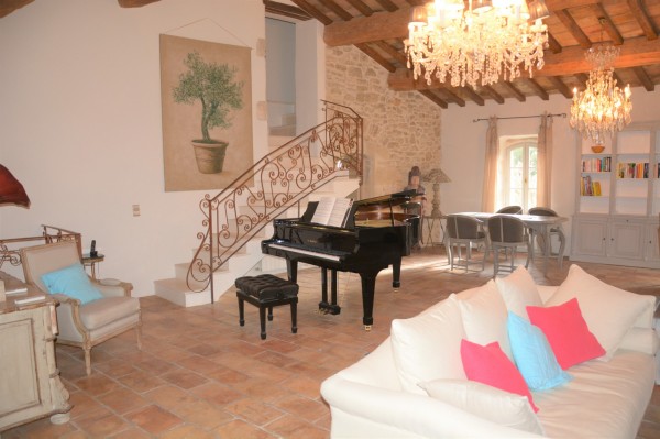 Near Ménerbes , beautiful Provençal Mas for summer rentals with swimming pool and Tennis