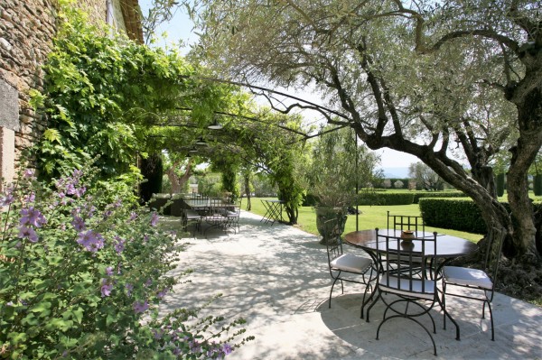To rent for your holidays in Provence, old renovated farmhouse 