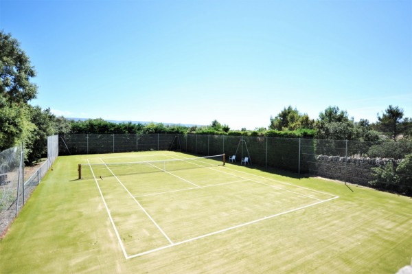 Location A Gordes, authentique propriété avec tennis 