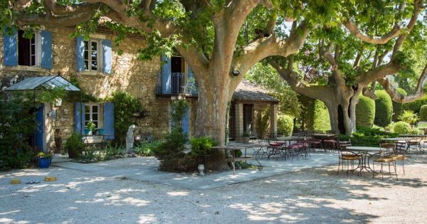 Luberon - 18th century farmahouse, ideal for bed and breakfast
